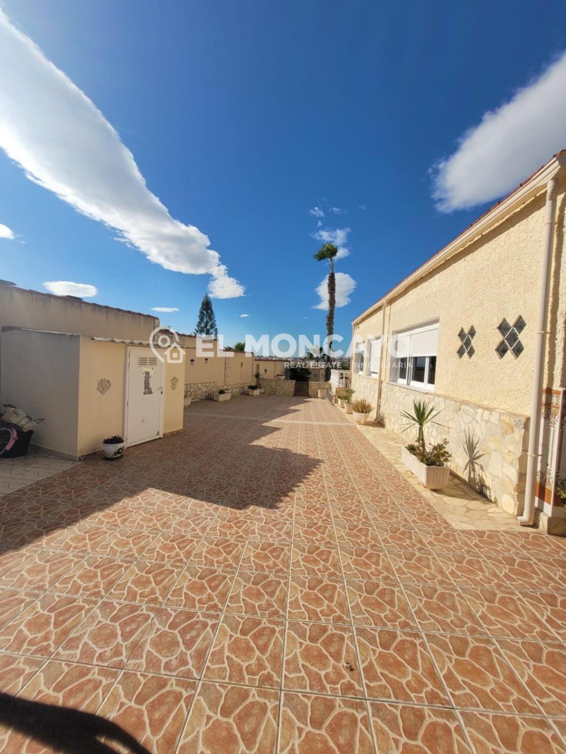 Villa a San Fulgencio, Alicante, Spagna 3 camere da letto, 212 mq. N° 149094