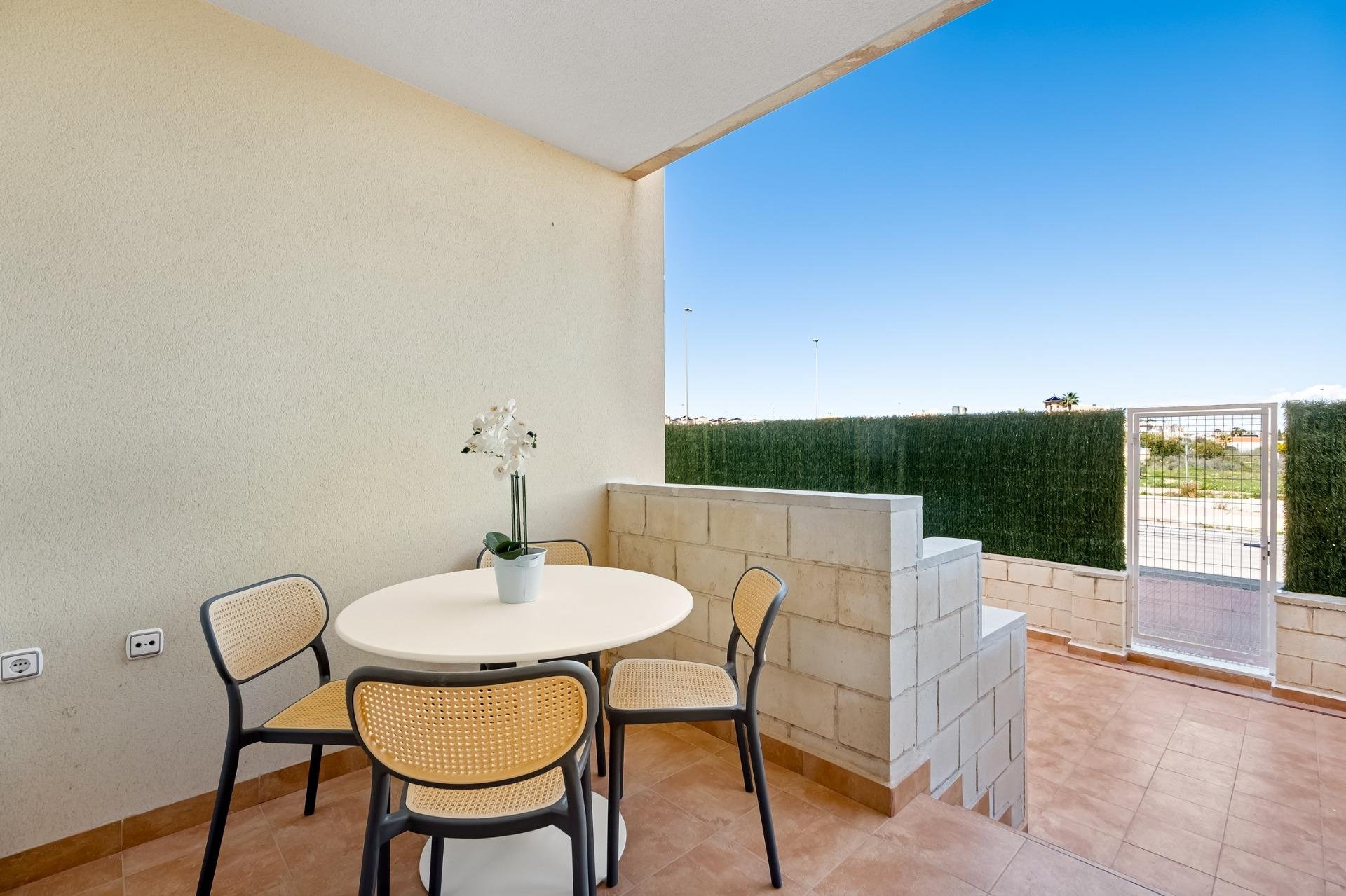 Takvåning i Cabo Roig, Alicante, Spanien 2 sovrum, 69 kvm. Nr. 112557