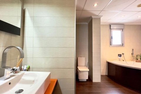 Liikekiinteistö myytävänä Torrevieja, Alicante, Espanja, 12 makuuhuonetta, 335 m2 No. 166020 - kuva 7