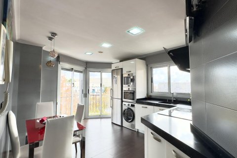 Liikekiinteistö myytävänä Torrevieja, Alicante, Espanja, 12 makuuhuonetta, 335 m2 No. 166020 - kuva 27