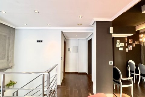 Liikekiinteistö myytävänä Torrevieja, Alicante, Espanja, 12 makuuhuonetta, 335 m2 No. 166020 - kuva 19