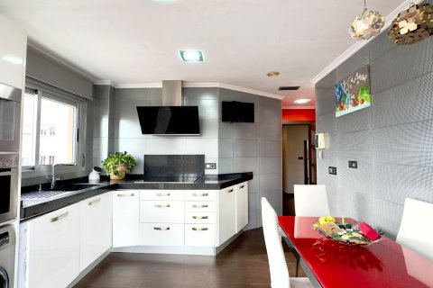 Liikekiinteistö myytävänä Torrevieja, Alicante, Espanja, 12 makuuhuonetta, 335 m2 No. 166020 - kuva 24