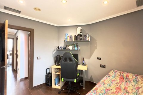 Liikekiinteistö myytävänä Torrevieja, Alicante, Espanja, 12 makuuhuonetta, 335 m2 No. 166020 - kuva 6