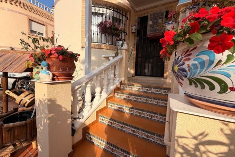 House for sale in Alicante, Spain 3 bedrooms, 100 sq.m. No. 166025 - photo 6