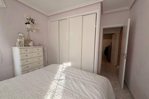 House for sale in Alicante, Spain 3 bedrooms, 100 sq.m. No. 166025 - photo 17