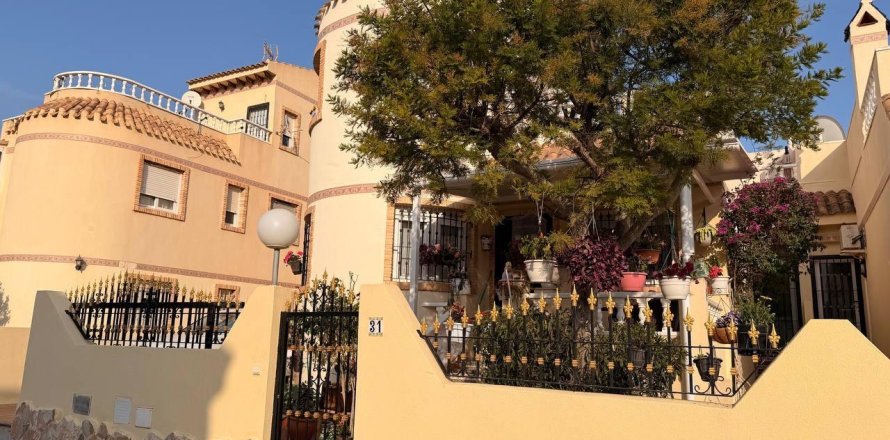 House in Alicante, Spain 3 bedrooms, 100 sq.m. No. 166025