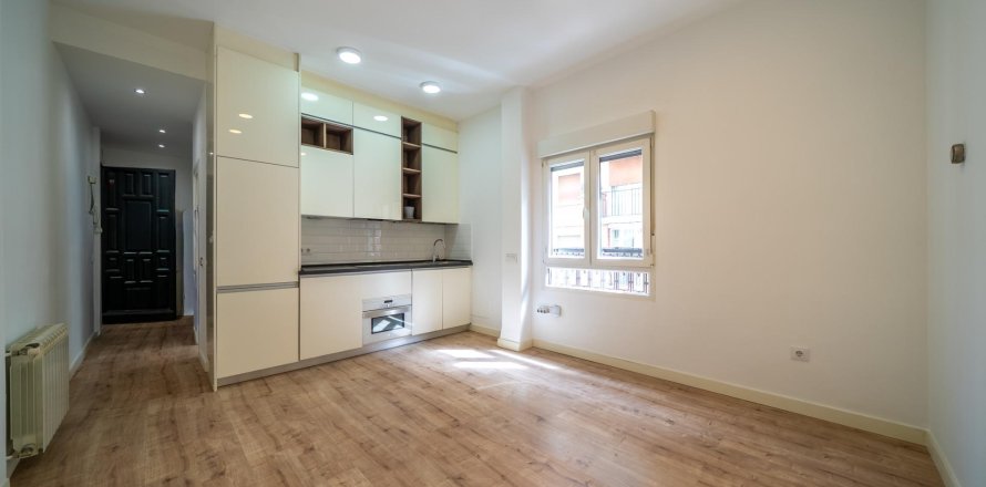 Wohnung in Madrid, Spanien 2 Schlafzimmer, 54 m2 Nr. 166026