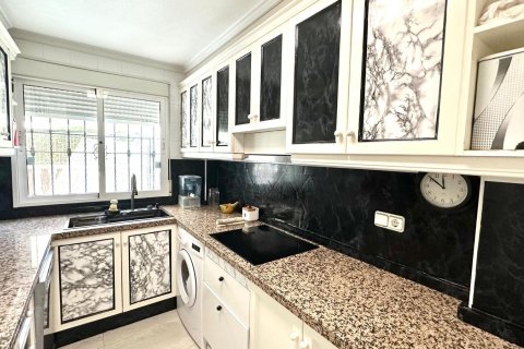 Huvila myytävänä La Regia, Alicante, Espanja, 4 makuuhuonetta, 119 m2 No. 163154 - kuva 26