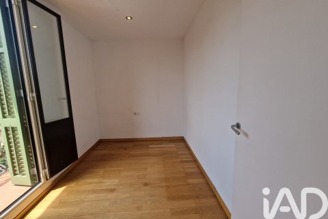 Apartment à vendre à Barcelona, Espagne, 2 chambres, 74 m2 No. 187612 - photo 2