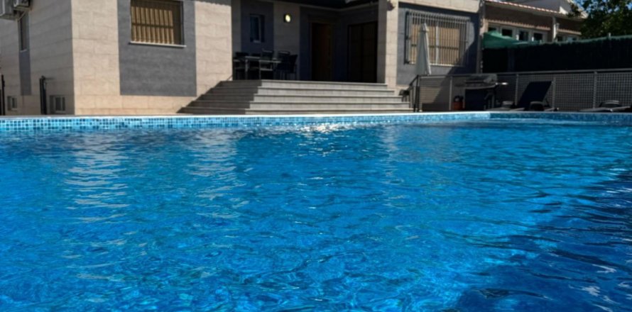 Villa Los Balcones, Alicante, España 3 dormitorios, 132 m2 No. 115238