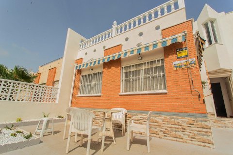 Rindu māja pārdošanā La Florida, Alicante, Spānijā 4 istabas, 74 m2 Nr. 139950 - attēls 3