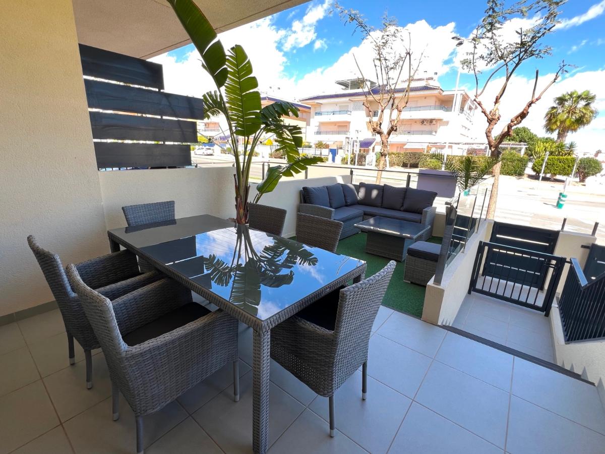 Apartment à Pilar de la Horadada, Alicante, Espagne 2 chambres, 65 m2 No. 149103