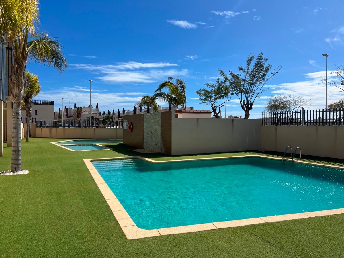 Apartment à Pilar de la Horadada, Alicante, Espagne 2 chambres, 65 m2 No. 149103