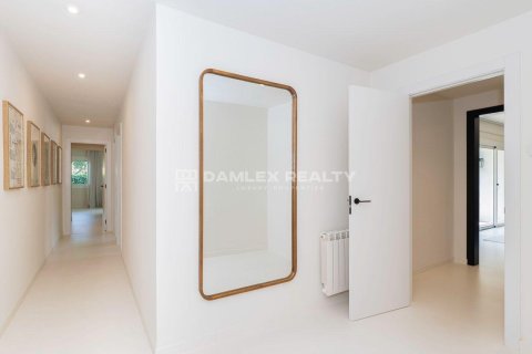 Villa till salu i Santa Cristina d'Aro, Girona, Spanien 3 sovrum, 596 kvm. Nr. 182667 - foto 26