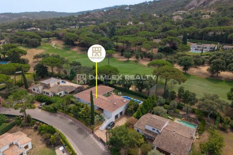 Villa till salu i Santa Cristina d'Aro, Girona, Spanien 3 sovrum, 596 kvm. Nr. 182667 - foto 9