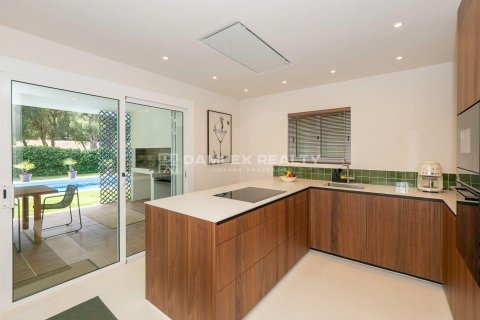 Villa till salu i Santa Cristina d'Aro, Girona, Spanien 3 sovrum, 596 kvm. Nr. 182667 - foto 19