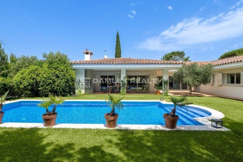 Villa till salu i Santa Cristina d'Aro, Girona, Spanien 3 sovrum, 596 kvm. Nr. 182667 - foto 3