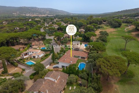 Villa till salu i Santa Cristina d'Aro, Girona, Spanien 3 sovrum, 596 kvm. Nr. 182667 - foto 6