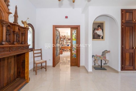 Villa till salu i Calonge, Girona, Spanien 6 sovrum, 388 kvm. Nr. 182668 - foto 11