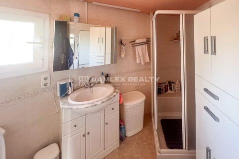Villa till salu i Lloret de Mar, Girona, Spanien 4 sovrum, 224 kvm. Nr. 182666 - foto 13