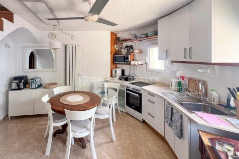 Villa till salu i Lloret de Mar, Girona, Spanien 4 sovrum, 224 kvm. Nr. 182666 - foto 11