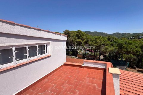 Villa till salu i Lloret de Mar, Girona, Spanien 4 sovrum, 224 kvm. Nr. 182666 - foto 7