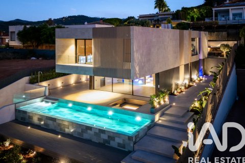 House à Teia, Barcelona, Espagne 4 chambres, 611 m2 No. 172339