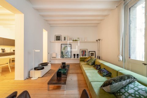 Apartamento en venta en Barcelona, España 2 dormitorios, 144 m2 No. 193674 - foto 2