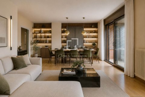 Apartamento en venta en Barcelona, España 4 dormitorios, 144 m2 No. 193673 - foto 2