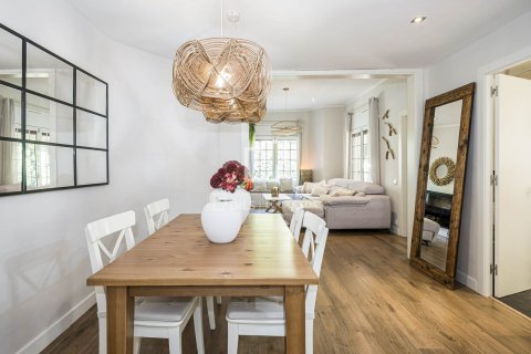 Villa for sale in Castelldefels, Barcelona, Spain 3 bedrooms, 163 sq.m. No. 193675 - photo 14