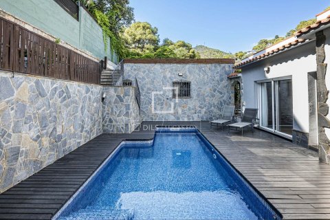 Villa for sale in Castelldefels, Barcelona, Spain 3 bedrooms, 163 sq.m. No. 193675 - photo 2