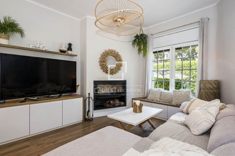 Villa for sale in Castelldefels, Barcelona, Spain 3 bedrooms, 163 sq.m. No. 193675 - photo 8