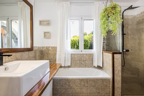 Villa for sale in Castelldefels, Barcelona, Spain 3 bedrooms, 163 sq.m. No. 193675 - photo 22