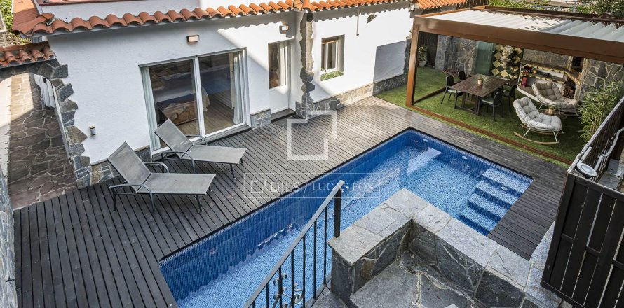 Villa in Castelldefels, Barcelona, Spain 3 bedrooms, 163 sq.m. No. 193675