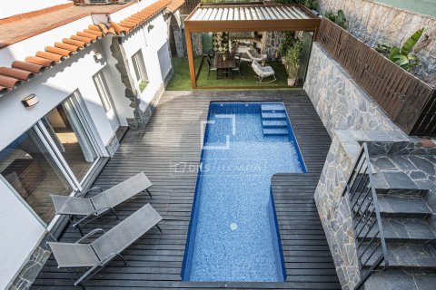 Villa for sale in Castelldefels, Barcelona, Spain 3 bedrooms, 163 sq.m. No. 193675 - photo 3