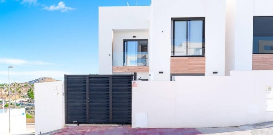 Villa a Benijofar, Alicante, Spagna 4 camere da letto, 198 mq. N° 146573