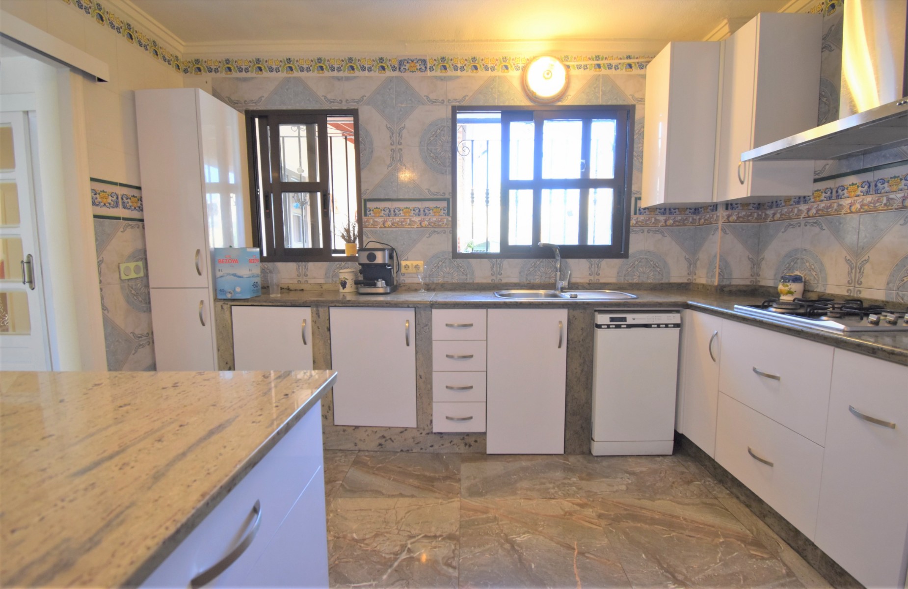 Вилла в Аликанте, Испания 4 спальни, 325м2 №146570