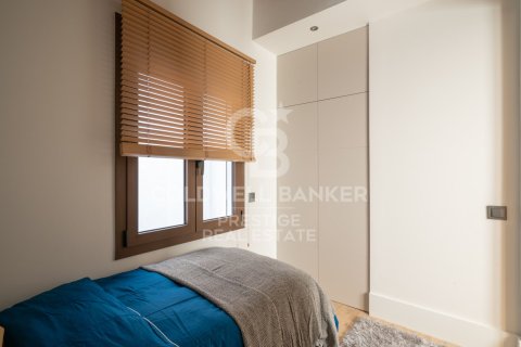 Apartment for sale in Barcelona, Spain 3 bedrooms, 123 sq.m. No. 160124 - photo 12