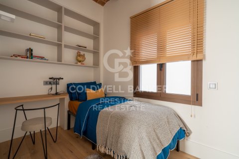 Apartment for sale in Barcelona, Spain 3 bedrooms, 123 sq.m. No. 160124 - photo 11