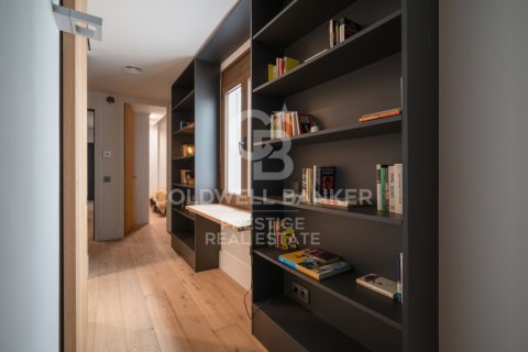 Apartment for sale in Barcelona, Spain 3 bedrooms, 123 sq.m. No. 160124 - photo 15