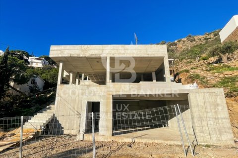 Villa for sale in Roses, Girona, Spain 4 bedrooms, 344 sq.m. No. 160123 - photo 11