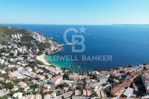 Huvila myytävänä Roses, Girona, Espanja, 4 makuuhuonetta, 344 m2 No. 160123 - kuva 13