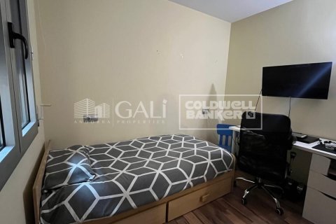 Huoneisto myytävänä Principado De Andorra (Ninguna Poblacion Tiene C.P.), Lleida, Espanja, 2 makuuhuonetta, 76 m2 No. 160125 - kuva 11