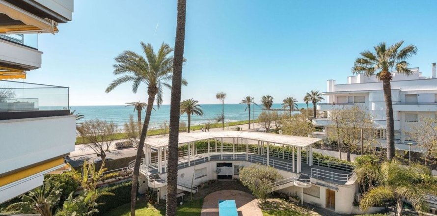 Квартира в Ситжес, Барселона, Испания 2 спальни, 64м2 №161747