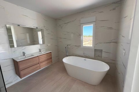 Villa en venta en Pinoso, Alicante, España 3 dormitorios, 120 m2 No. 170618 - foto 9