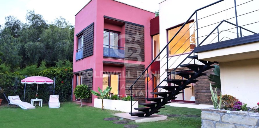 Villa a Benahavis, Malaga, Spagna 4 camere da letto, 285 mq. N° 157968