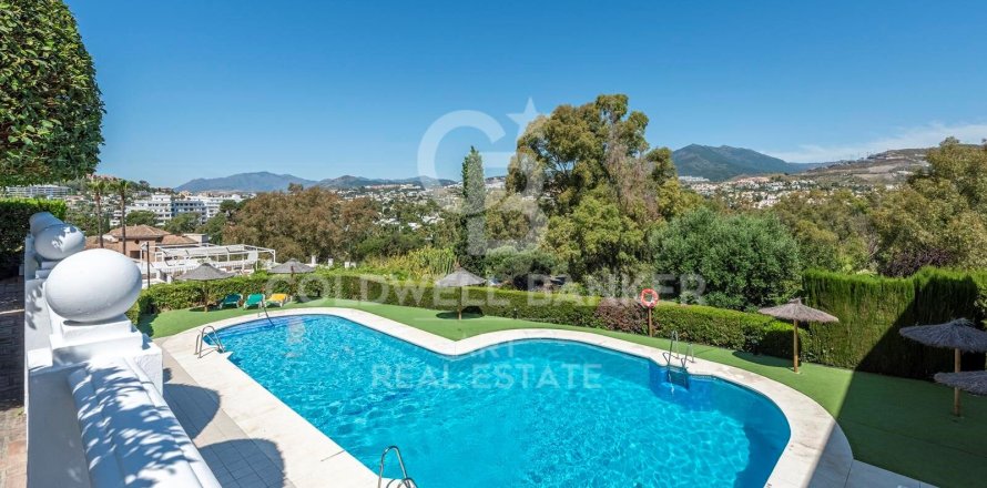 Kaupunkipientalo Marbella, Malaga, Espanja 2 makuuhuonetta, 111 m2 No. 157964