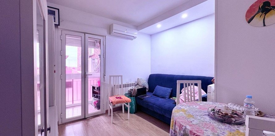 Wohnung in Madrid, Spanien 3 Schlafzimmer, 65 m2 Nr. 147120