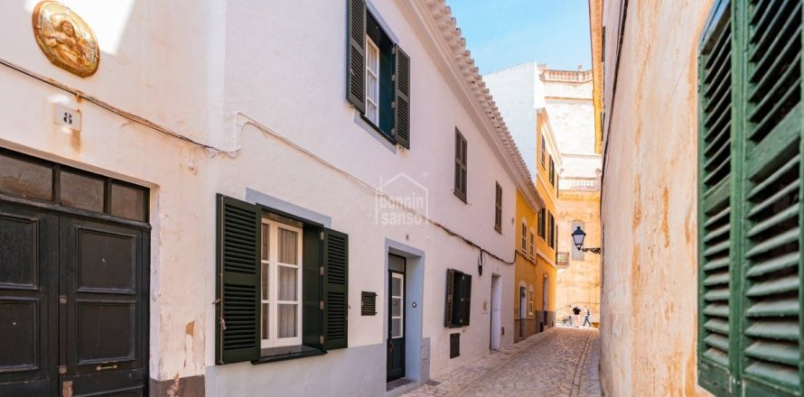 Rindu māja Ciutadella De Menorca, Menorca, Spānijā 3 istabas, 183 m2 Nr. 140081