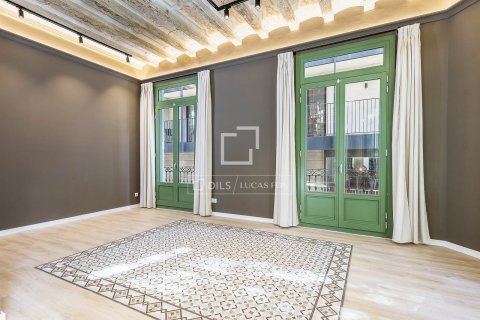 Apartamento en venta en Barcelona, España 3 dormitorios, 139 m2 No. 150644 - foto 5